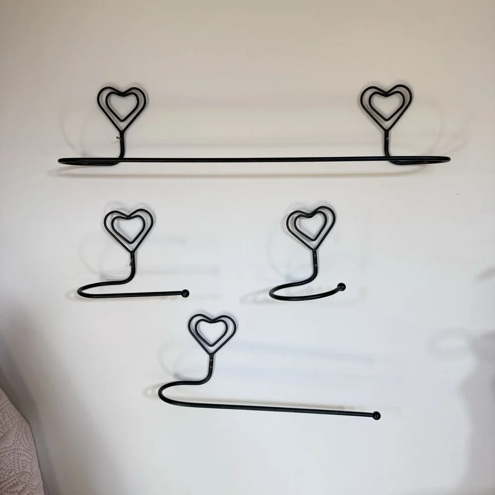 Vintage Towel Bar Hand Towel Rack Metal Hearts Wall Hang Mounted Set Of 4